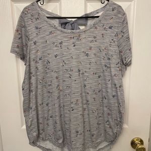 Cute women’s tee with tie back
